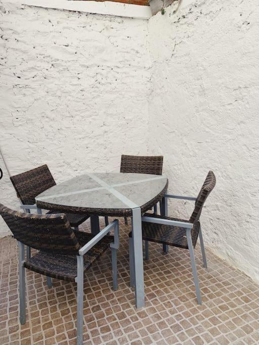 Apartment Rousquille: Patio Au Rdc D'une Maison Calme